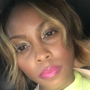 Meet your Posher, Novelle